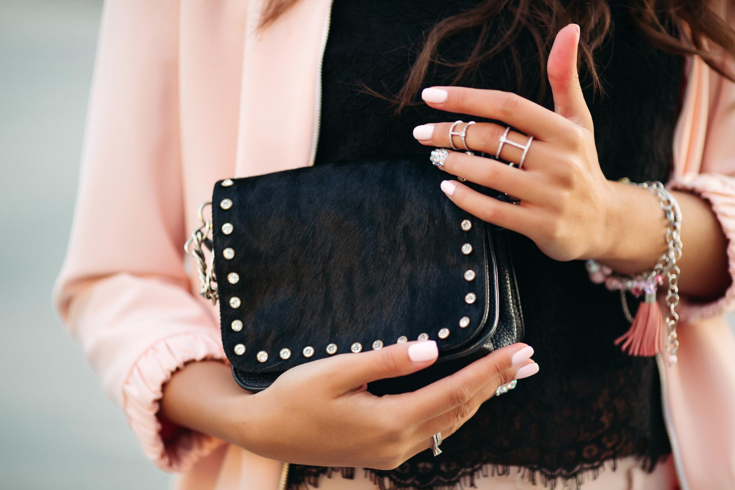 O Poder dos Acessórios: Como Transformar Looks Simples em Produções Sofisticadas