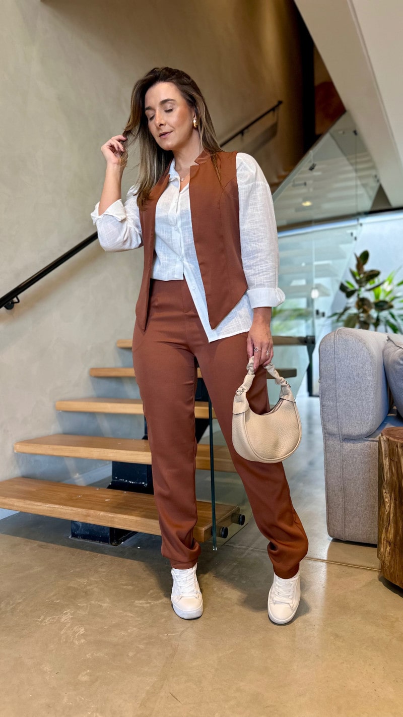 Conjunto Colete E Calça Alfaiataria Com Cinto Lika