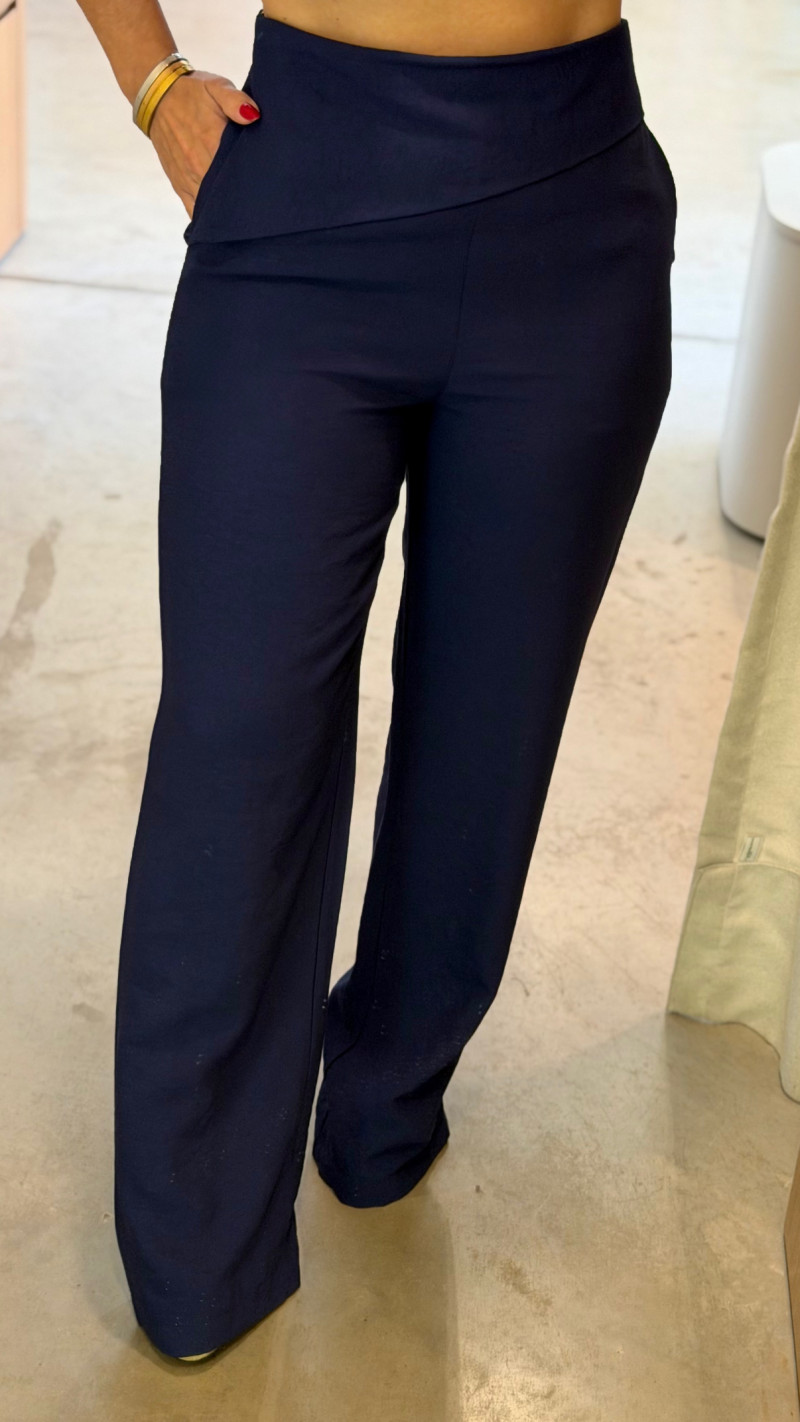 Calça Pantalona Detalhe Pala Paula 