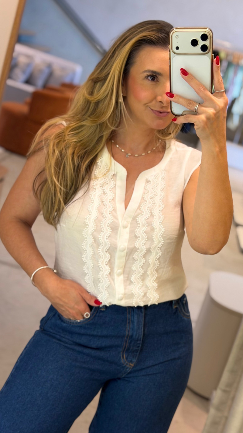 Blusa Detalhe Guipir Lay 