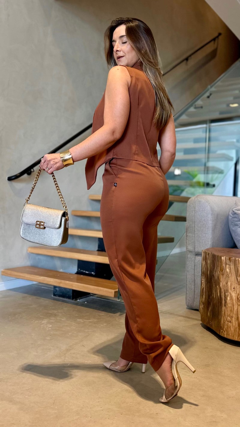 Conjunto Colete E Calça Alfaiataria Com Cinto Lika