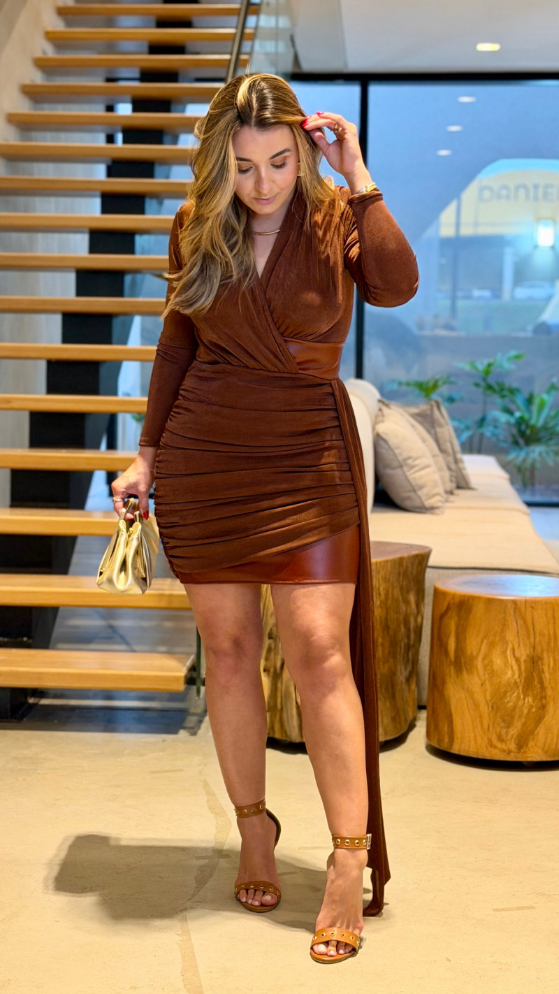Vestido Curto Detalhe Couro Roberta