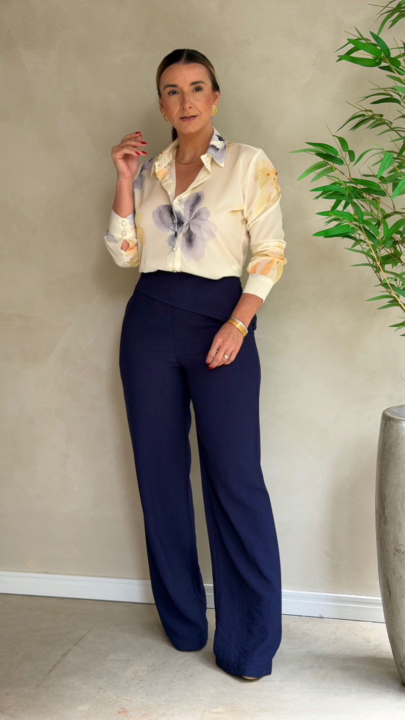 Calça Pantalona Detalhe Pala Paula 