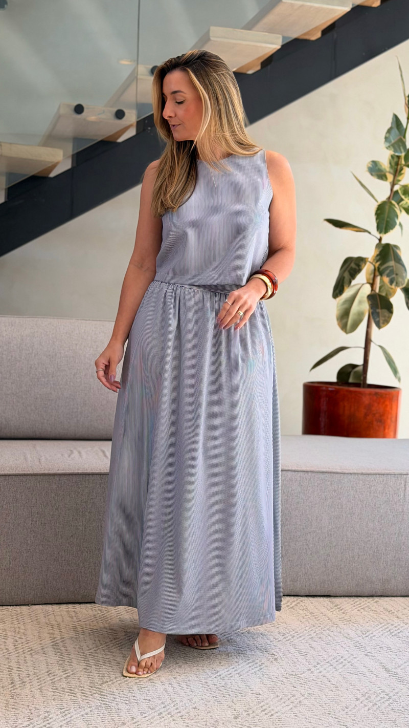 Conjunto Cropped e Saia midi Vitória 