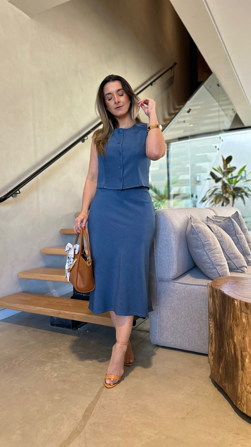 Conjunto Colete E Saia Midi Rebeca