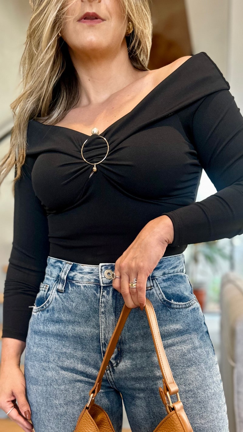 Blusa Ombro Á Ombro Com Detalhe Lís