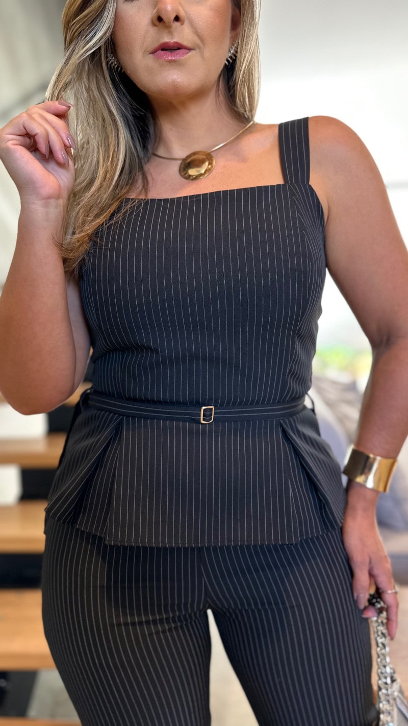 Conjunto Blusa E Calça Risca De Giz