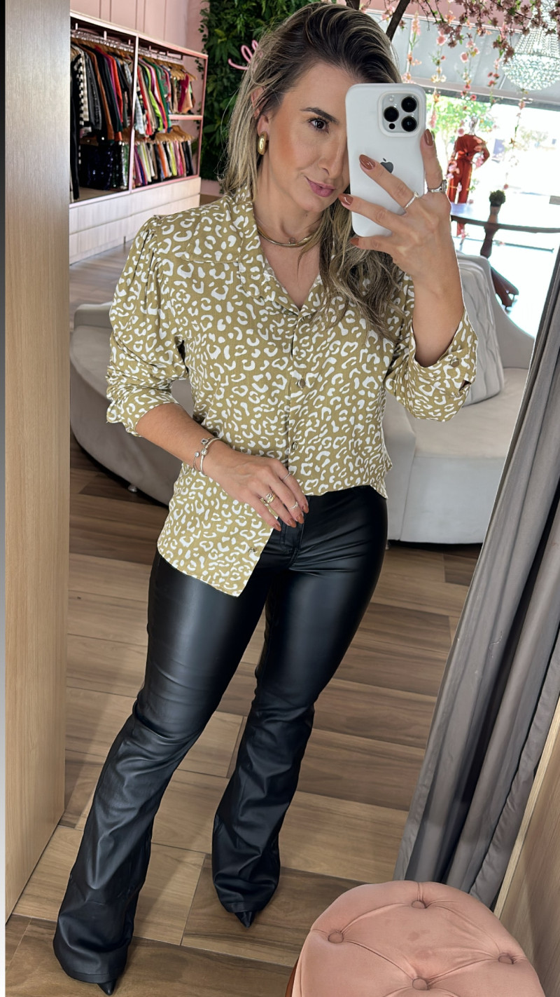 Calça Resinada Flare