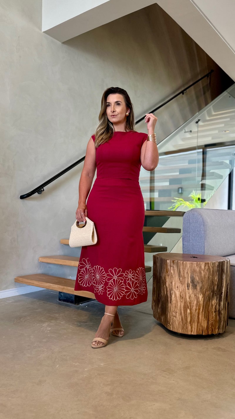 Conjunto Cropped E Saia Midi Linho Bordado Vani