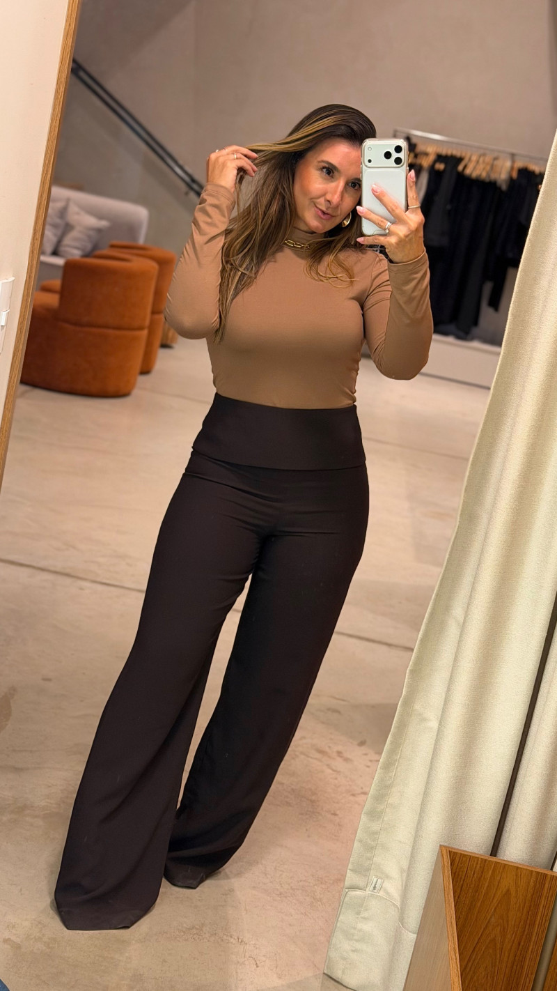 Calça Pantalona Detalhe Cós Aline
