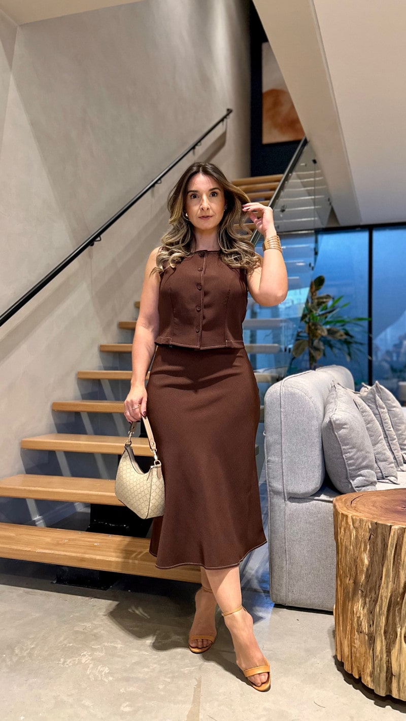 Conjunto Colete E Saia Midi Rebeca