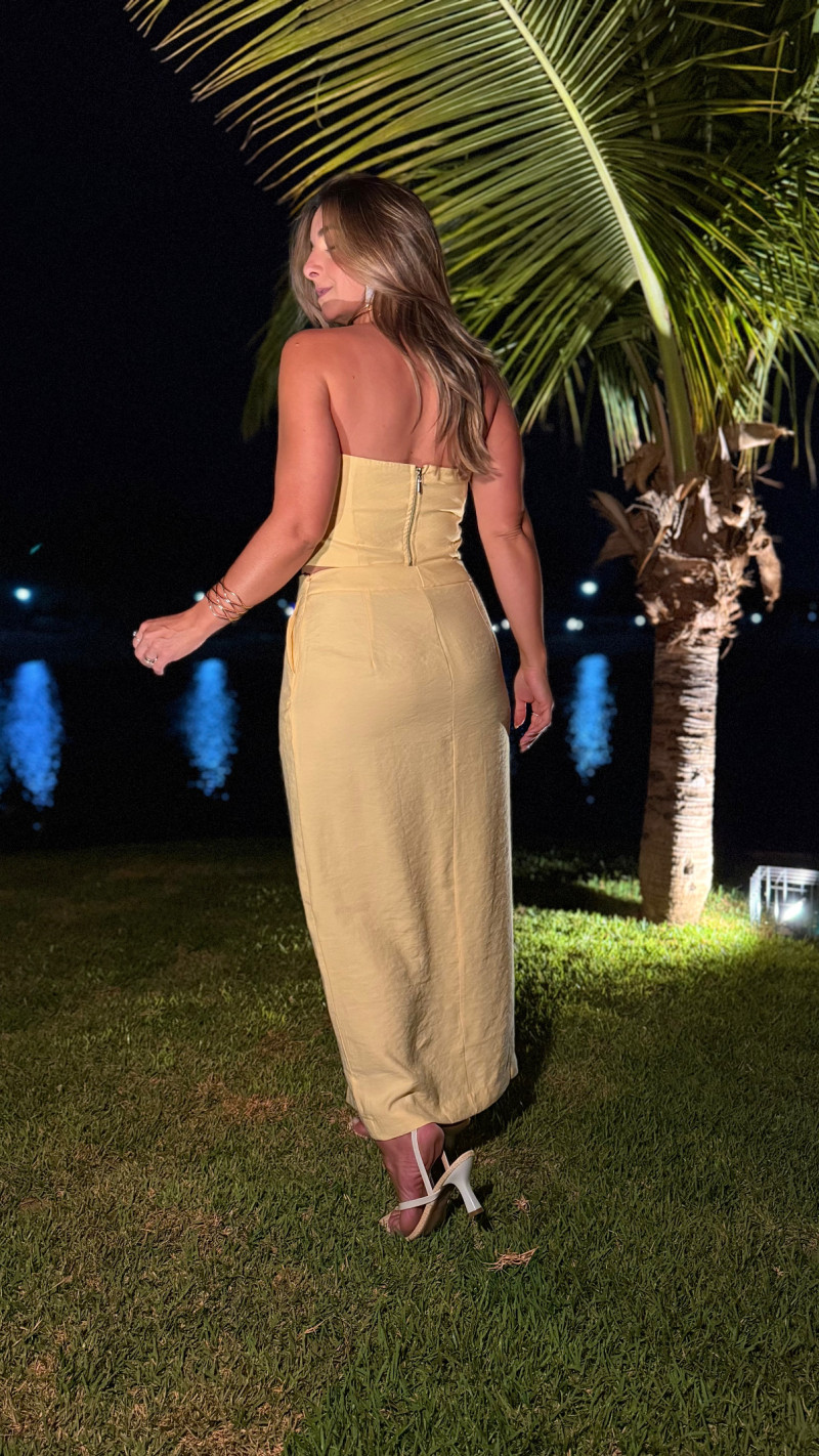 Conjunto Cropped E Saia Midi Mari