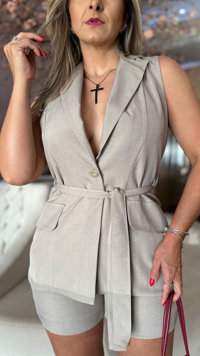 Conjunto Max Colete E Short Alfaiataria Lú