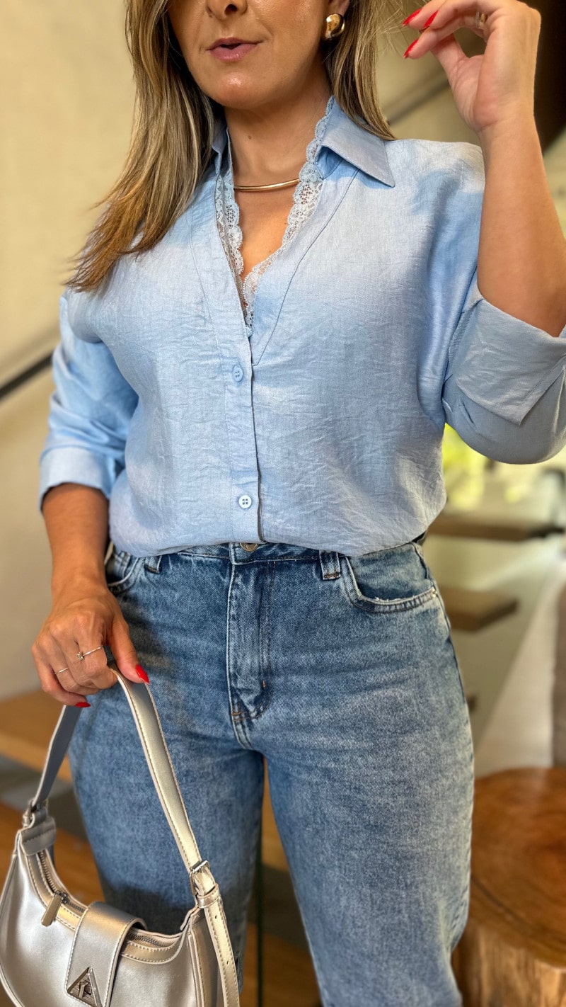Camisa Básica Detalhe Renda Eva