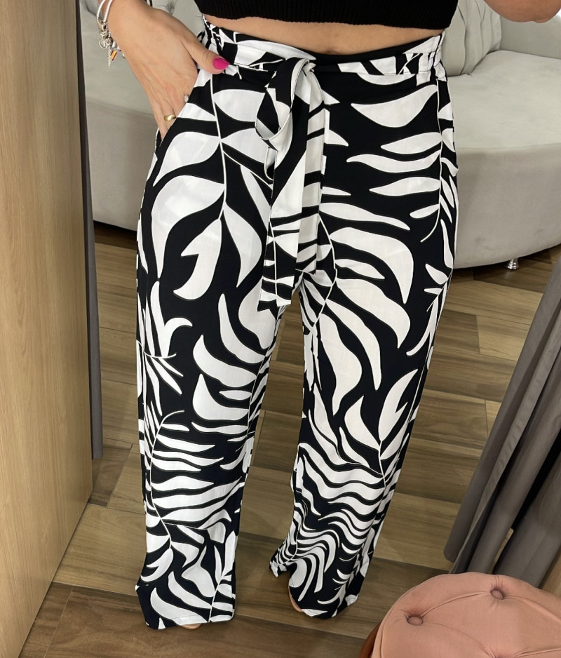Calça preta com branco sales