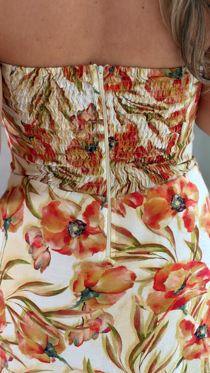 Vestido Curto Beca
