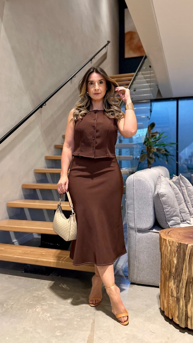 Conjunto Colete E Saia Midi Rebeca