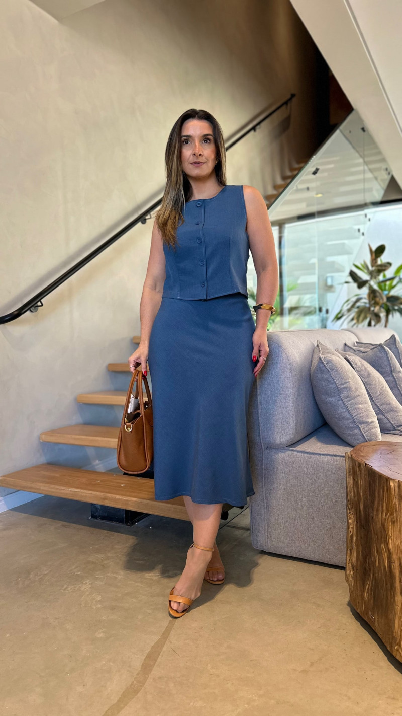 Conjunto Colete E Saia Midi Rebeca