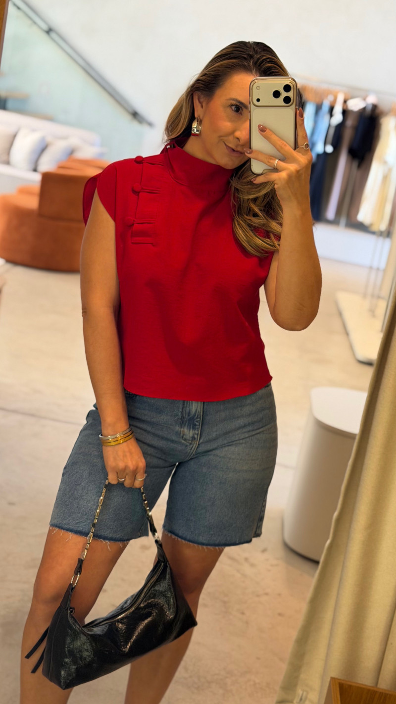Blusa Gola Alta Botões Daniela