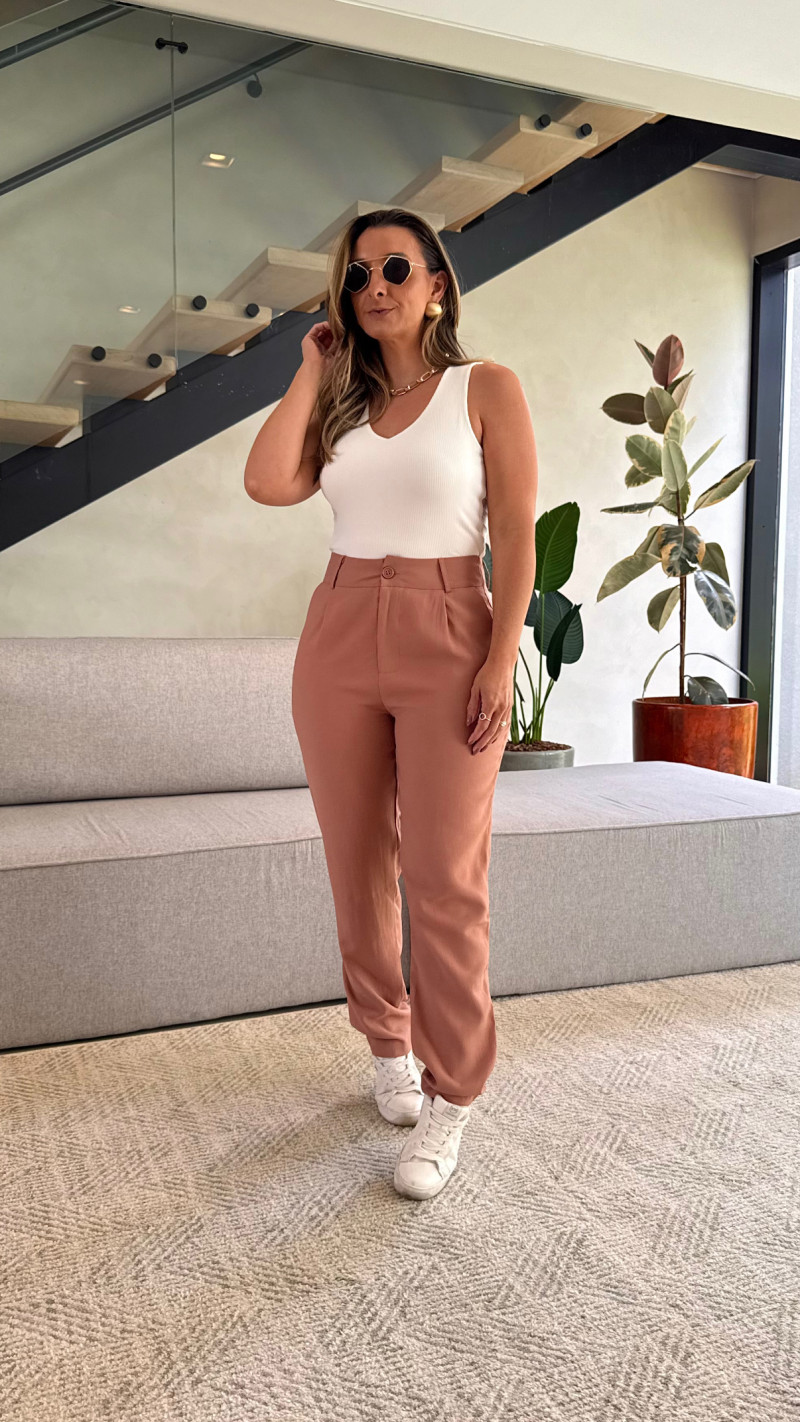 Calça Reta Alfaiataria Leona