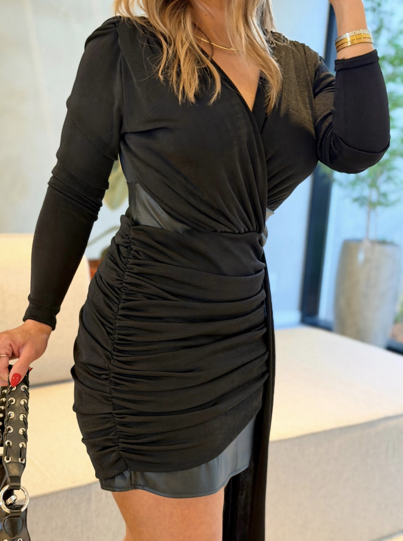 Vestido Curto Detalhe Couro Roberta