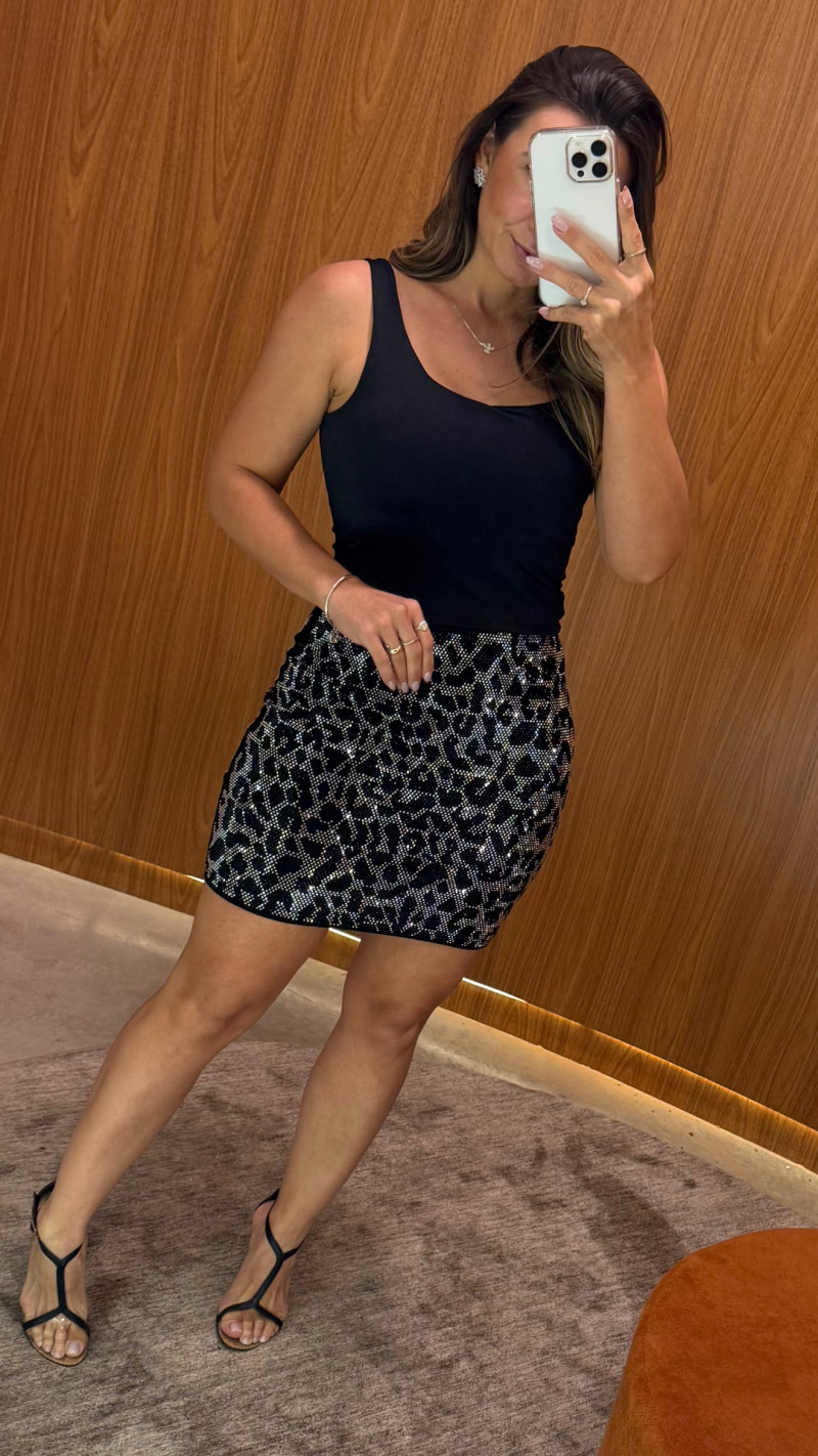 Saia Com Aplicação De Brilho Leona