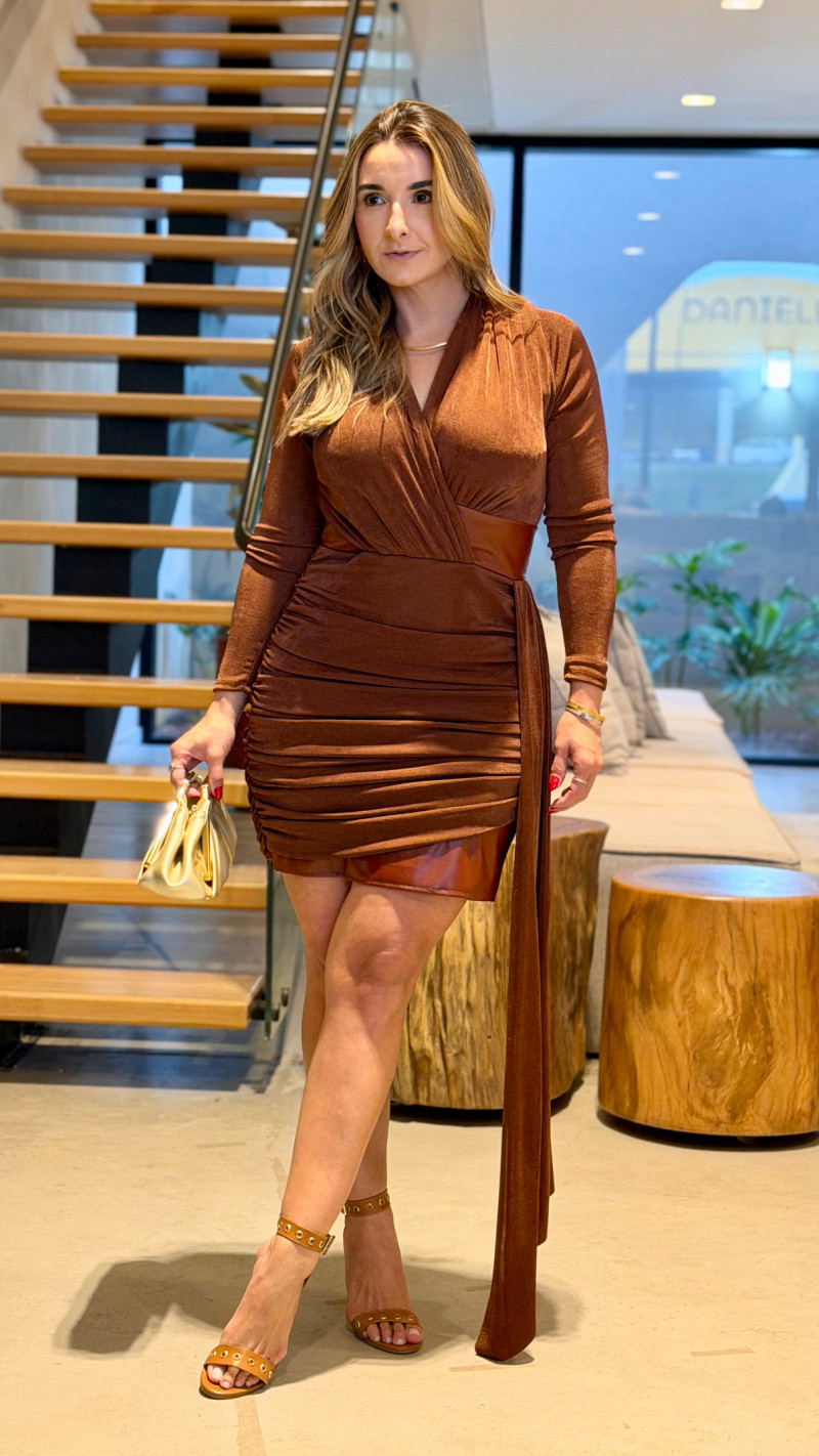 Vestido Curto Detalhe Couro Roberta