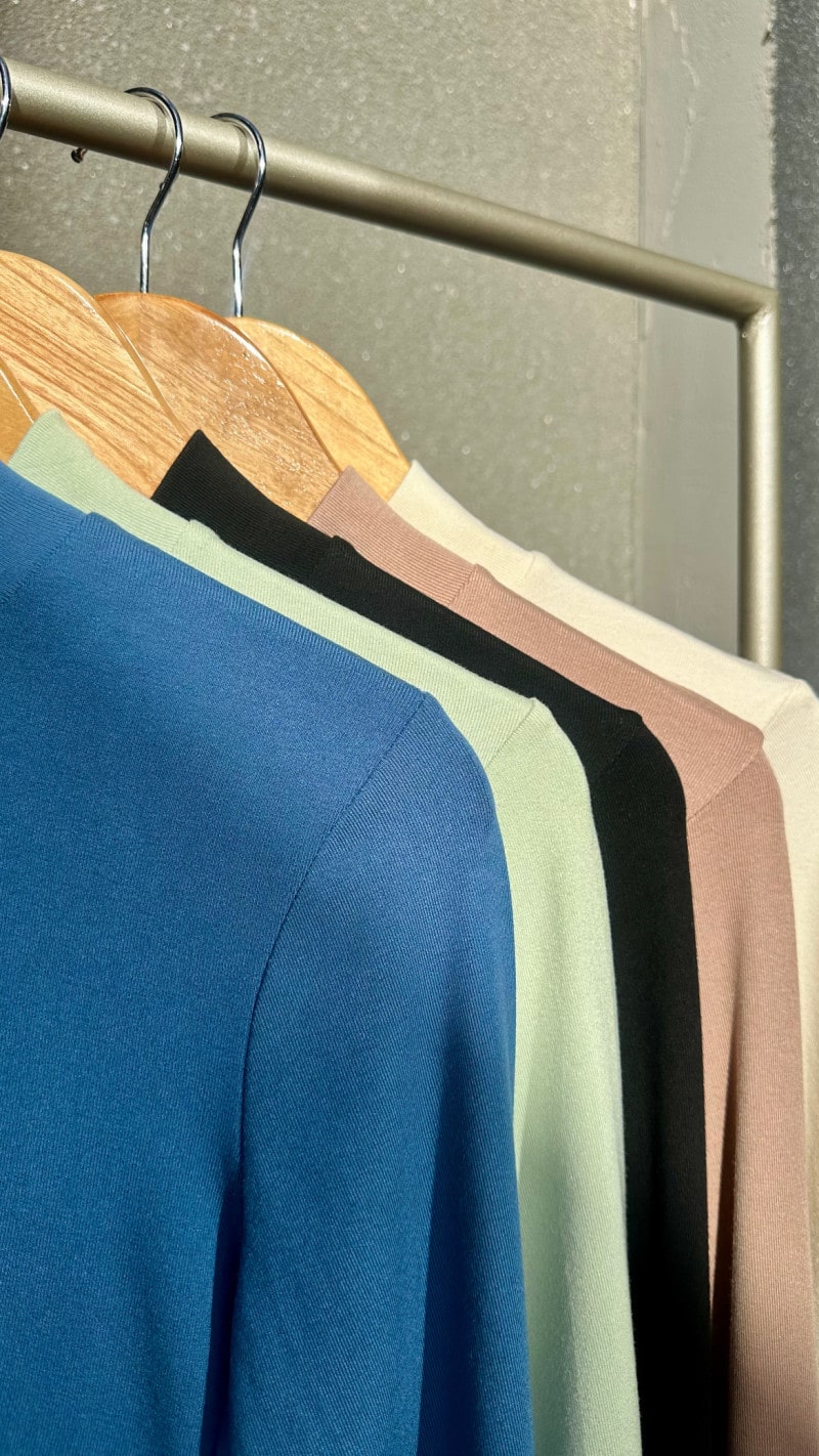 Blusa Gola Alta Manga Longa Yasmin