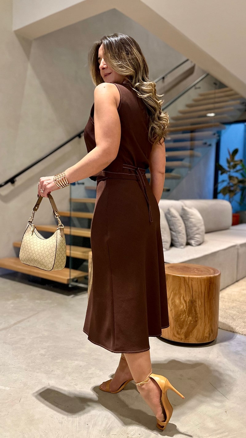 Conjunto Colete E Saia Midi Rebeca