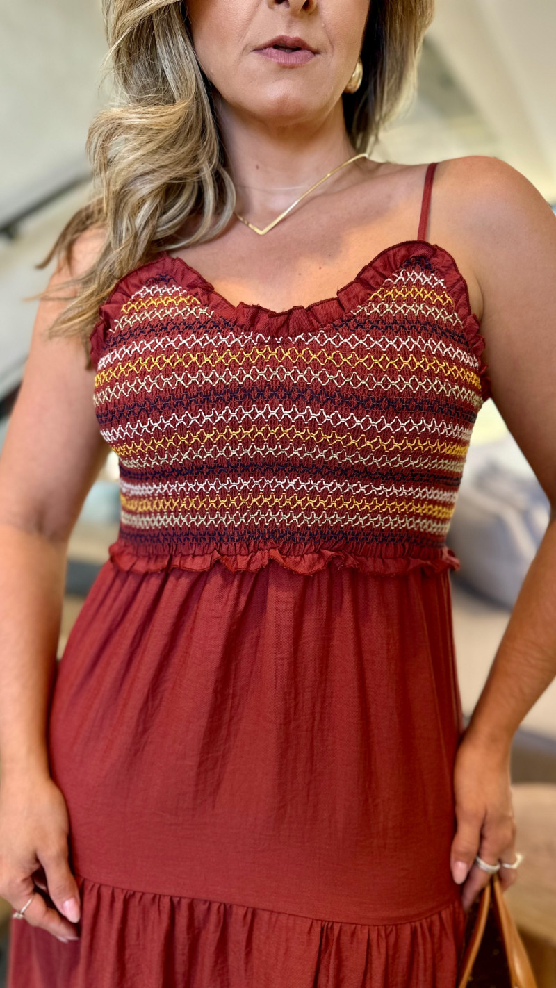 Vestido Midi Alcinha Bordado Vick