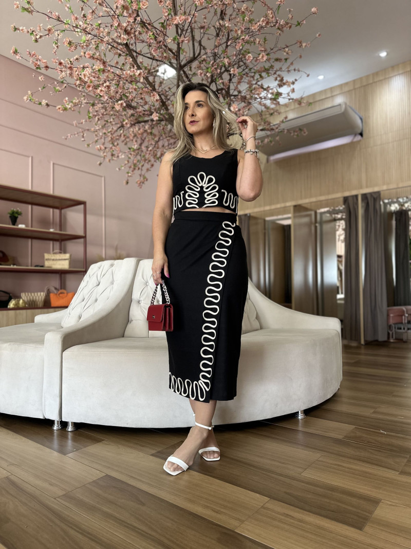Conjunto Cropped E Saia Midi Leslie