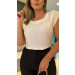 Blusa Básica Detalhe Bordado Mel
